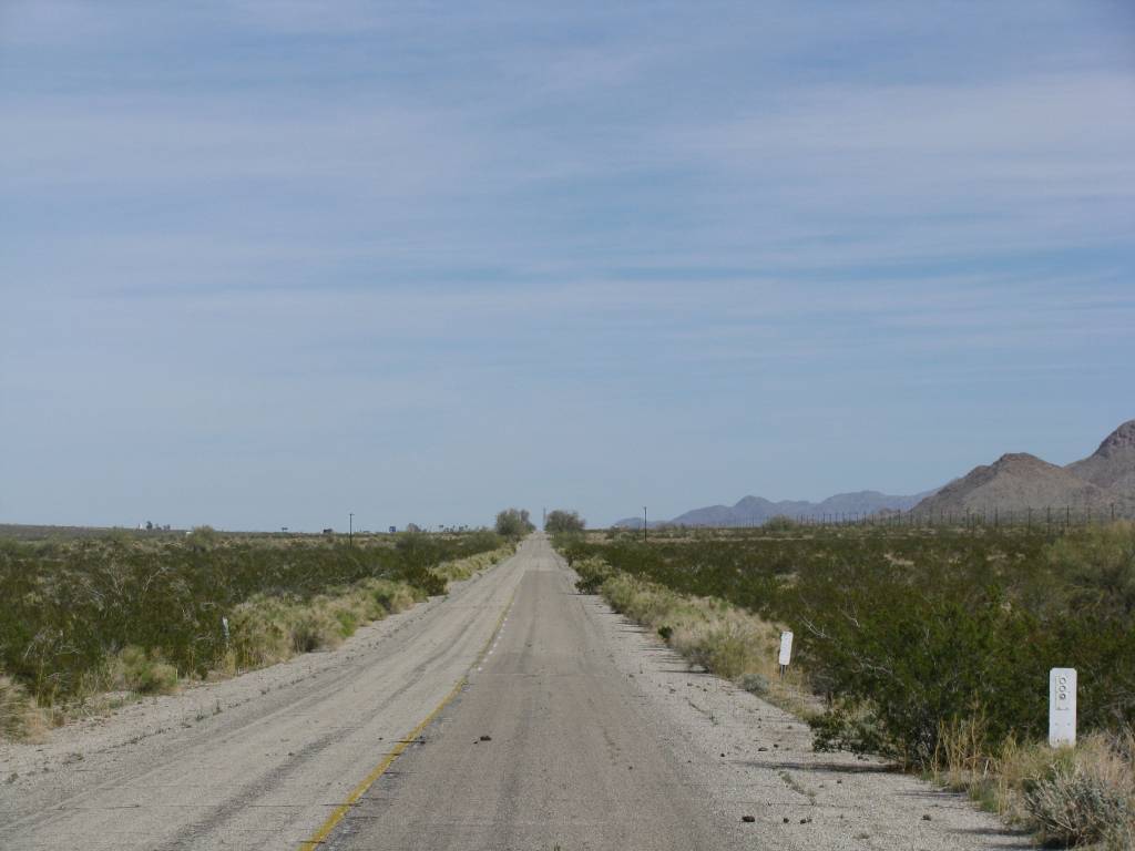 "This is the road off of Box Canyon that I was caching on. I only passed one car on this road and it was because I forgot a cache and had to go back for it. I ran into another cacher from California as a result. Not much chance of getting muggled here."